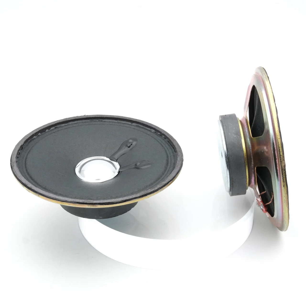 Ultradunne ronde luidspreker 9 - Speakers recensie en prijs