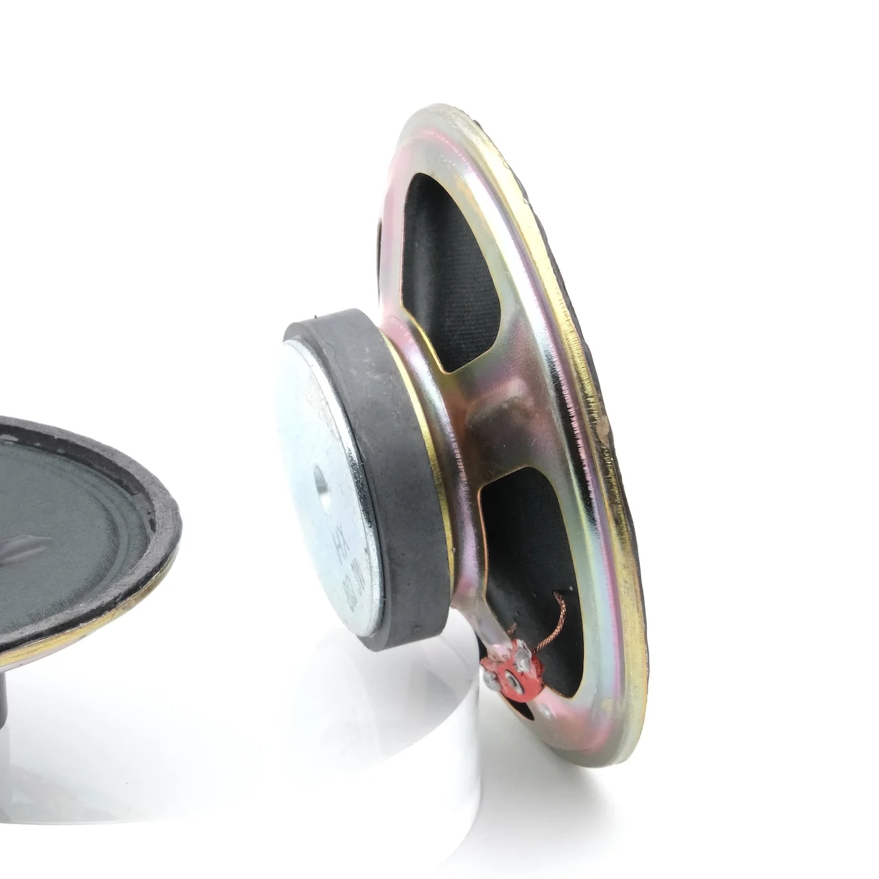 Ultradunne ronde luidspreker 9 - Speakers recensie en prijs